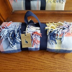 FALL WARM UP! NWT BEAURIFUL JOULES THROW